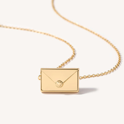 Love Letter Necklace - Collier Lettre d'Amour (Copy)