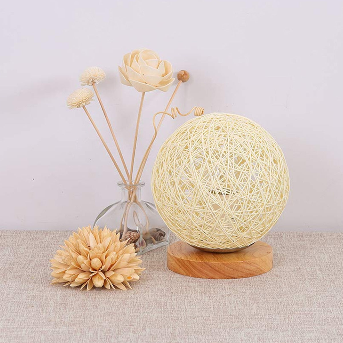 LED Moon Table Lamp Hand-Knit Lampshade Wood Table Ball Light with USB Charged Rattan Ball Lamp Modern Bedside Night Lamp