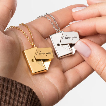 Love Letter Necklace - Collier Lettre d'Amour (Copy)