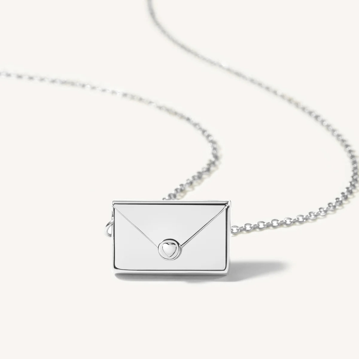Love Letter Necklace - Collier Lettre d'Amour (Copy)