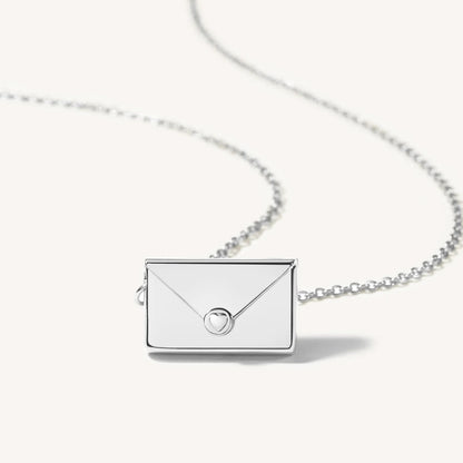 Love Letter Necklace - Collier Lettre d'Amour (Copy)