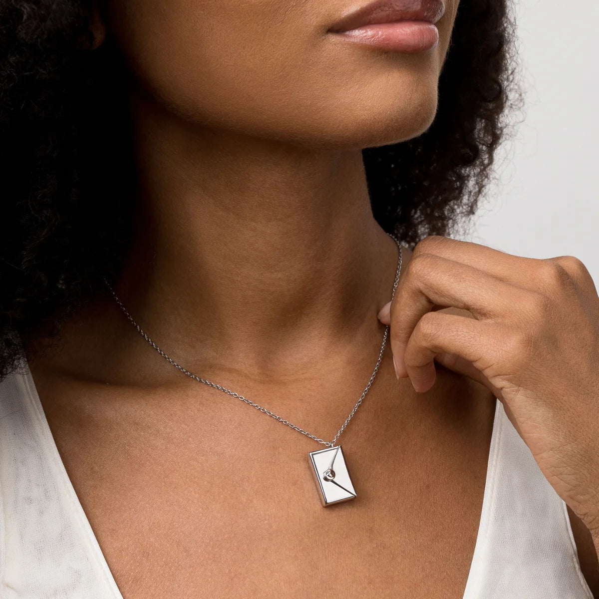 Love Letter Necklace - Collier Lettre d'Amour (Copy)